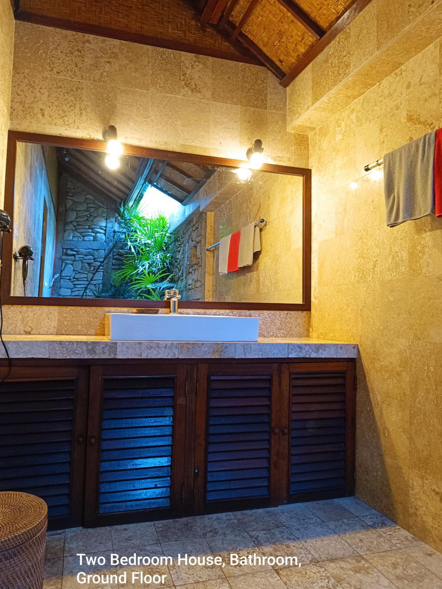 Guci Guesthouses Ubud Kültér fotó